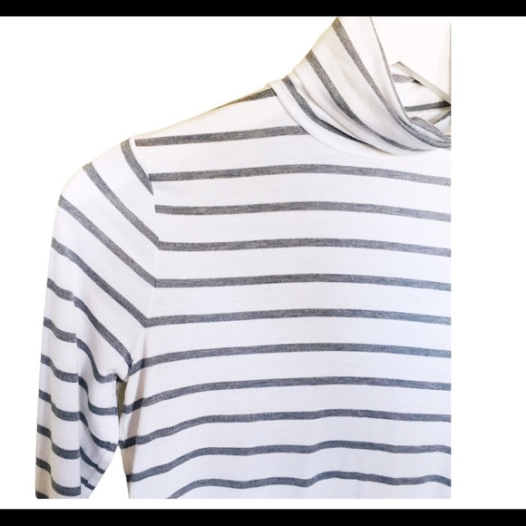 BANANA REPUBLIC Threadsoft Stripe Turtleneck Top With Long Sleeves Ivory Size XS - Picture 10 of 14